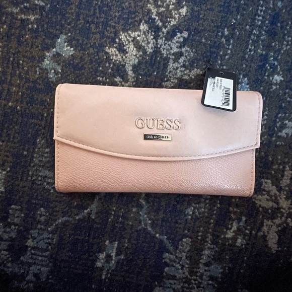 NWT guess wallet - Picture 1 of 4